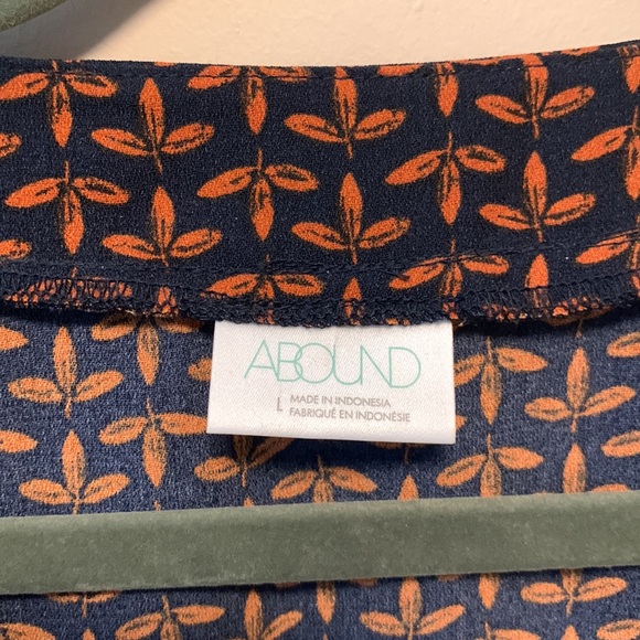 Navy Blue and Orange Top - Picture 3 of 5